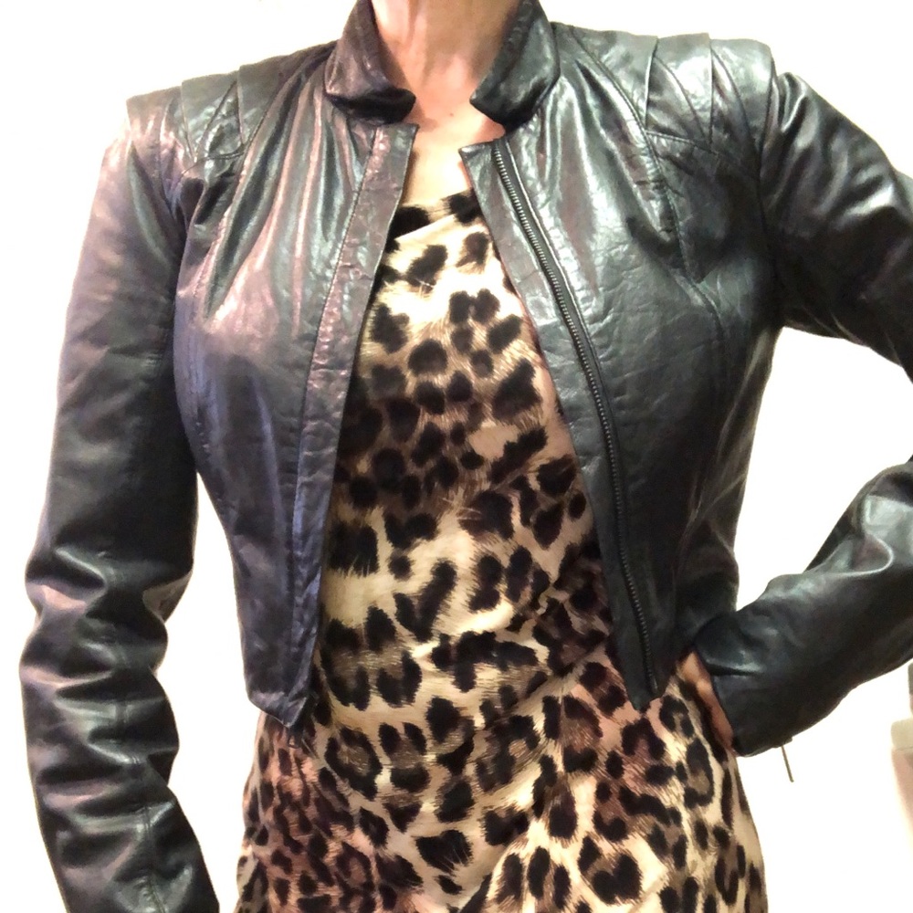 Stylein Lamb Leather Cropped Zippered Jacket